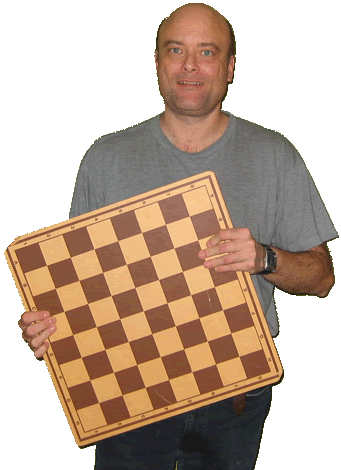 Ingemar med schackbräde (45 kB)